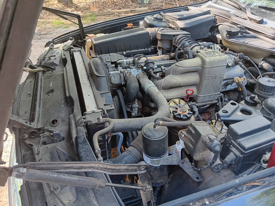 1989 BMW E32 7 Series - Image 12 of 14