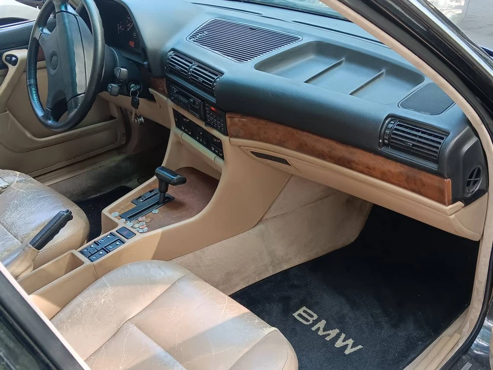 1989 BMW E32 7 Series - Image 9 of 14