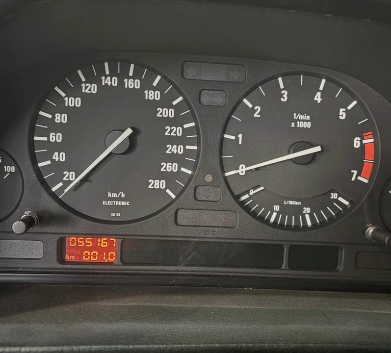1989 BMW E32 7 Series - Image 9 of 9