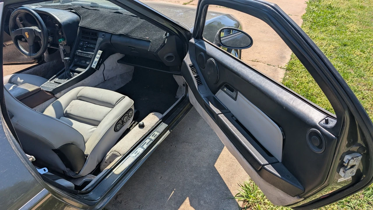 1989 Porsche 928 S4 - Image 16 of 19