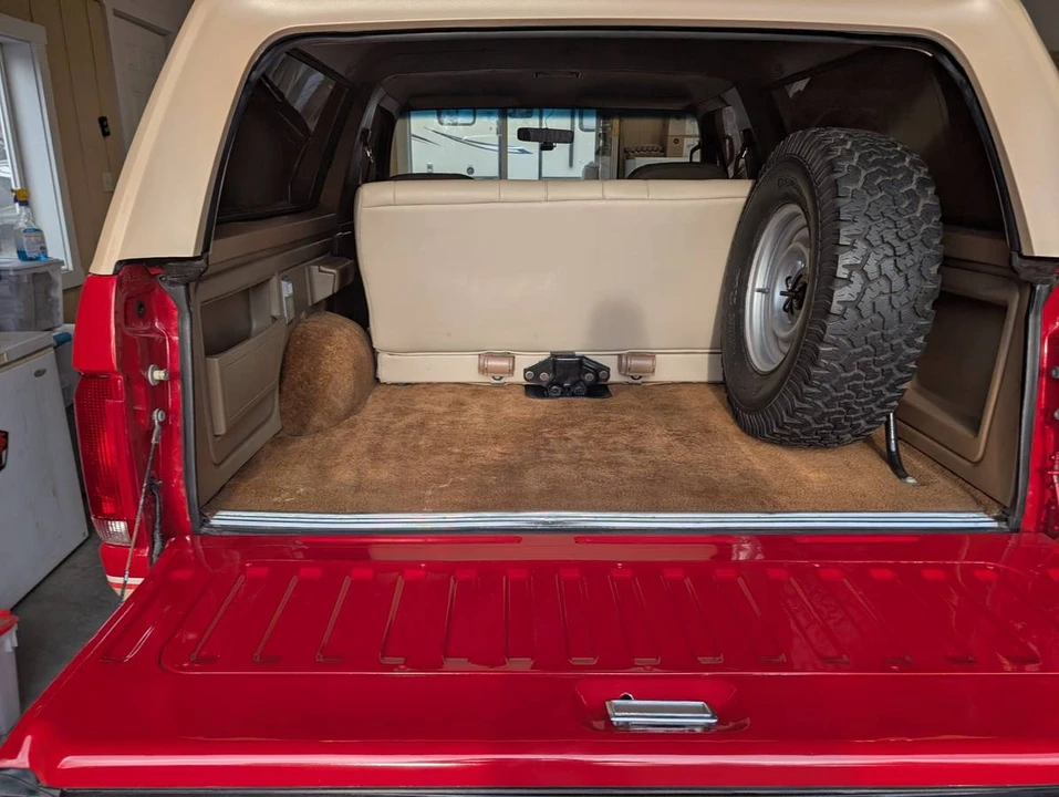 1989 Ford Bronco 4th Gen - Image 2 of 10