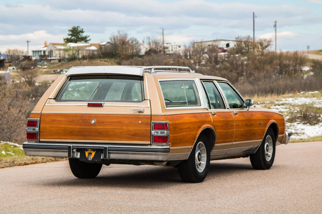 1989 Buick Electra - Image 28 of 31
