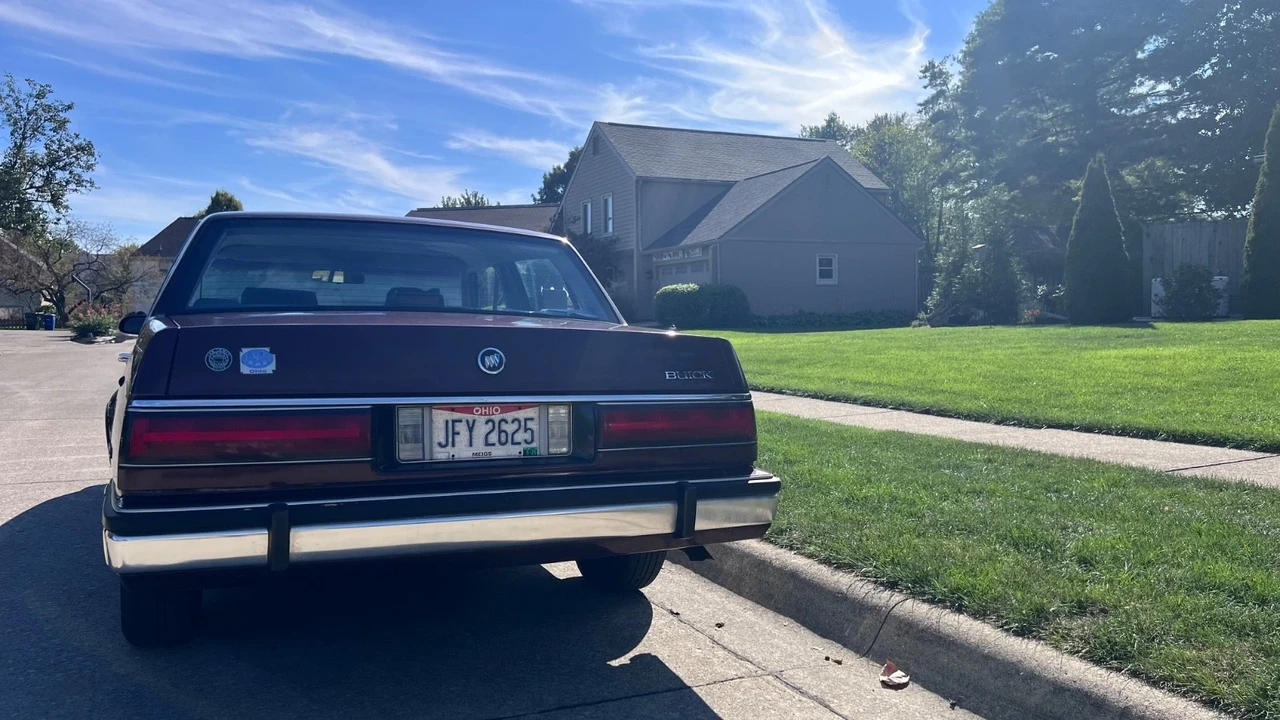 1989 Buick LeSabre - Image 15 of 21