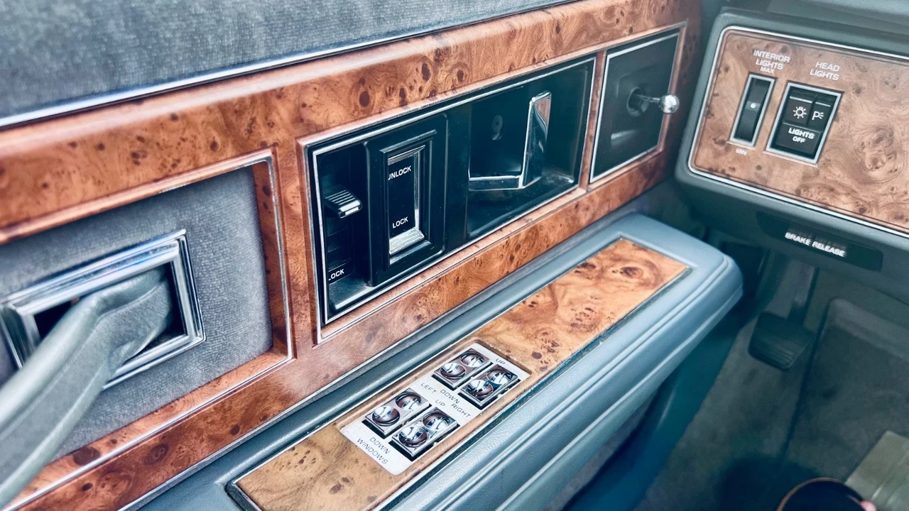 1989 Buick LeSabre - Image 8 of 21