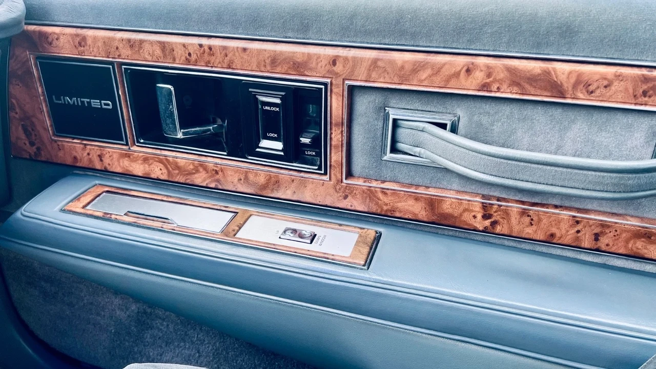 1989 Buick LeSabre - Image 20 of 21