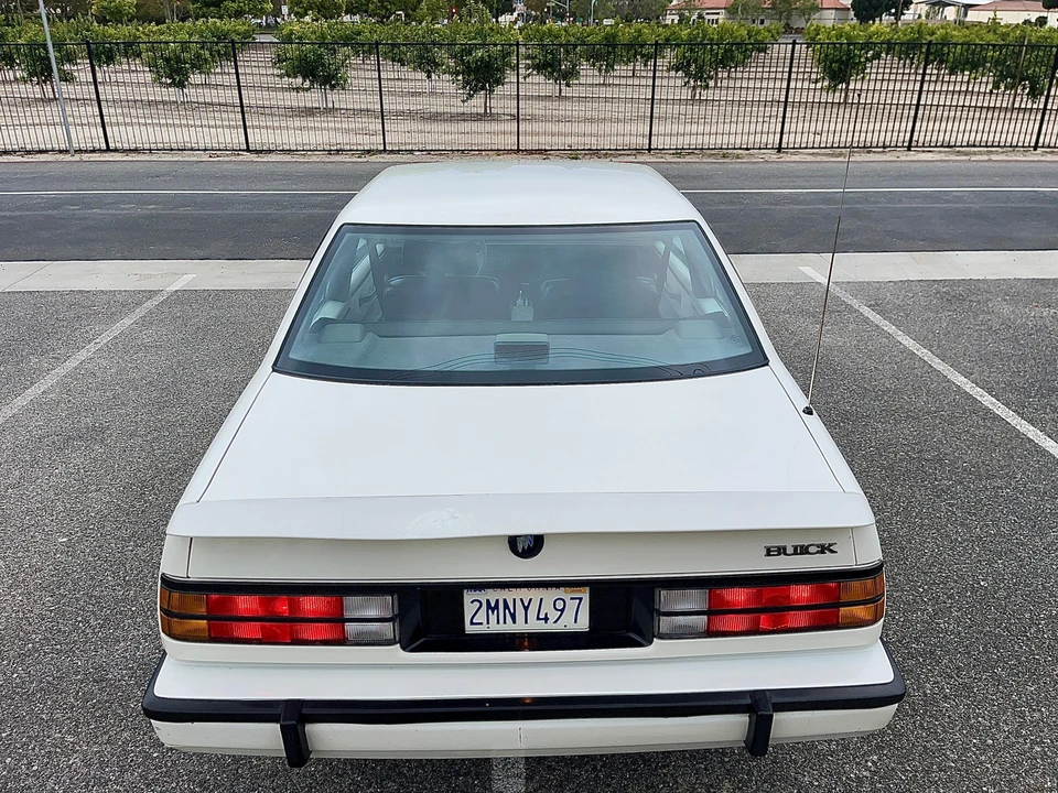 1989 Buick LeSabre - Image 19 of 31