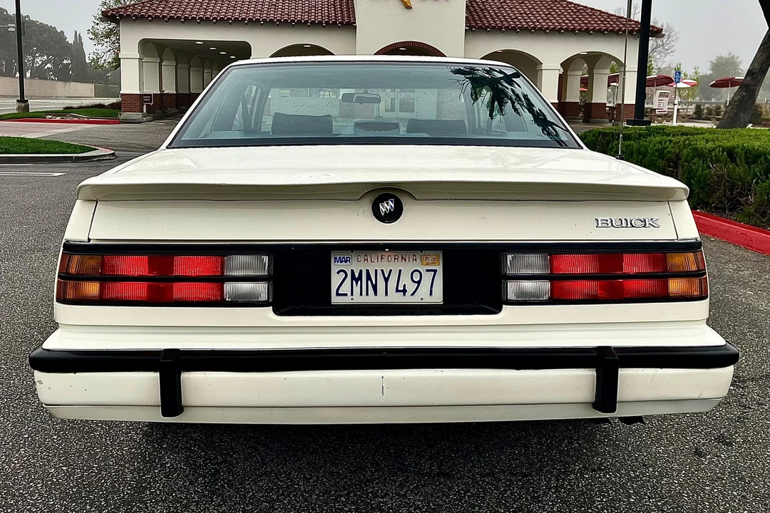 1989 Buick LeSabre - Image 5 of 31