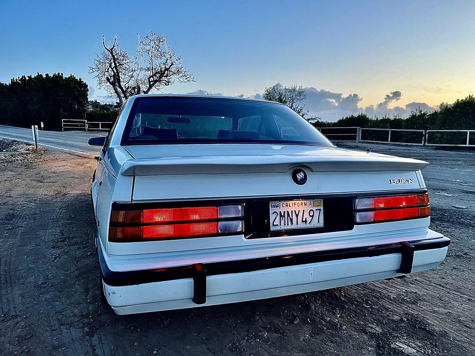 1989 Buick LeSabre - Image 17 of 31