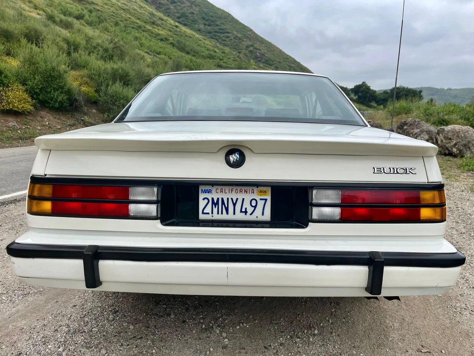 1989 Buick LeSabre - Image 21 of 31