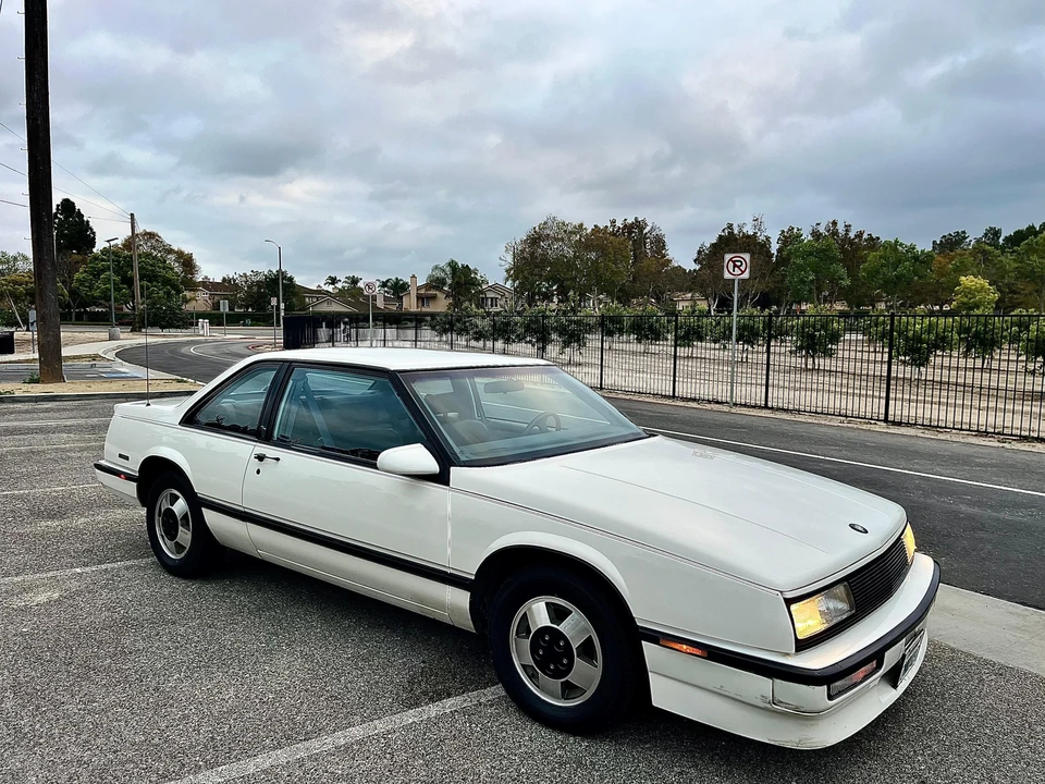 1989 Buick LeSabre - Image 25 of 31