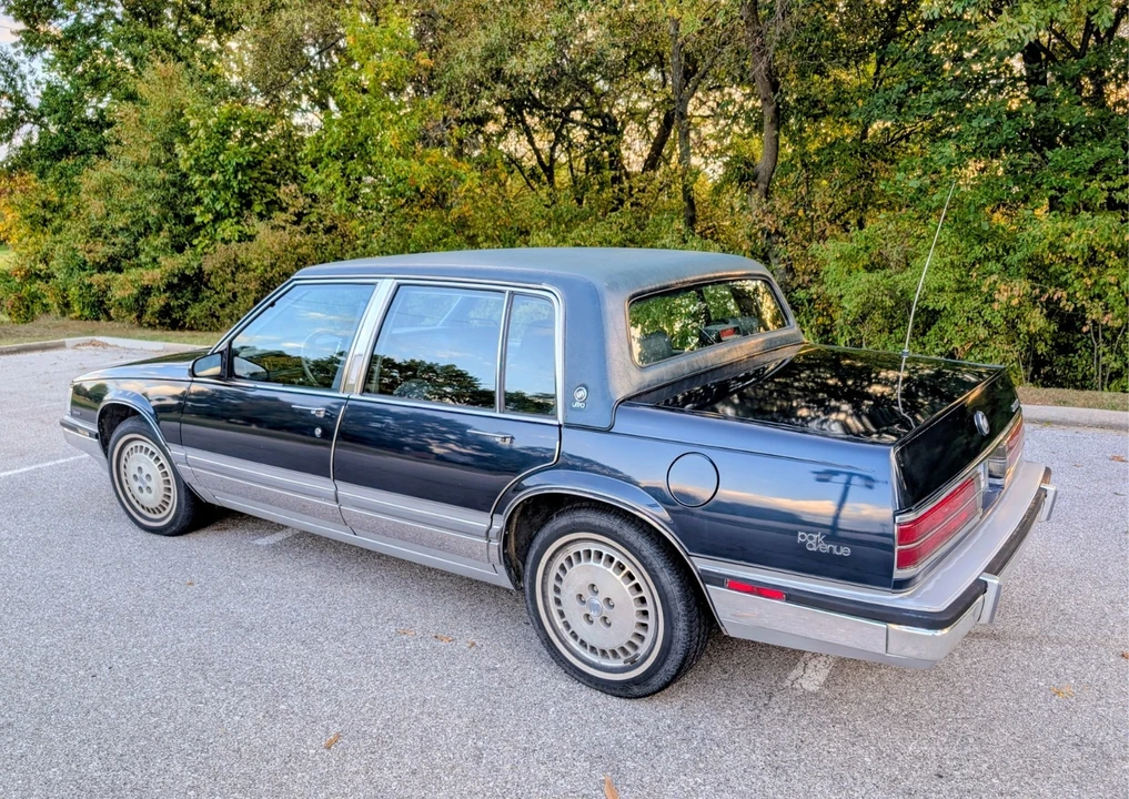 1989 Buick Park Avenue - Image 5 of 21