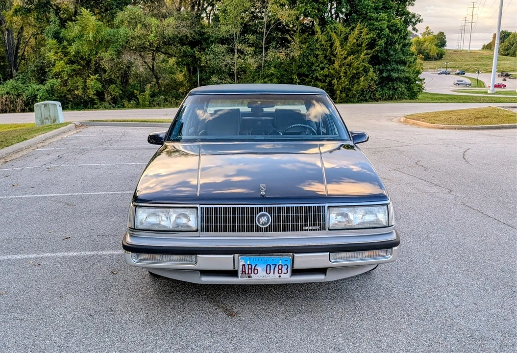 1989 Buick Park Avenue - Image 10 of 21