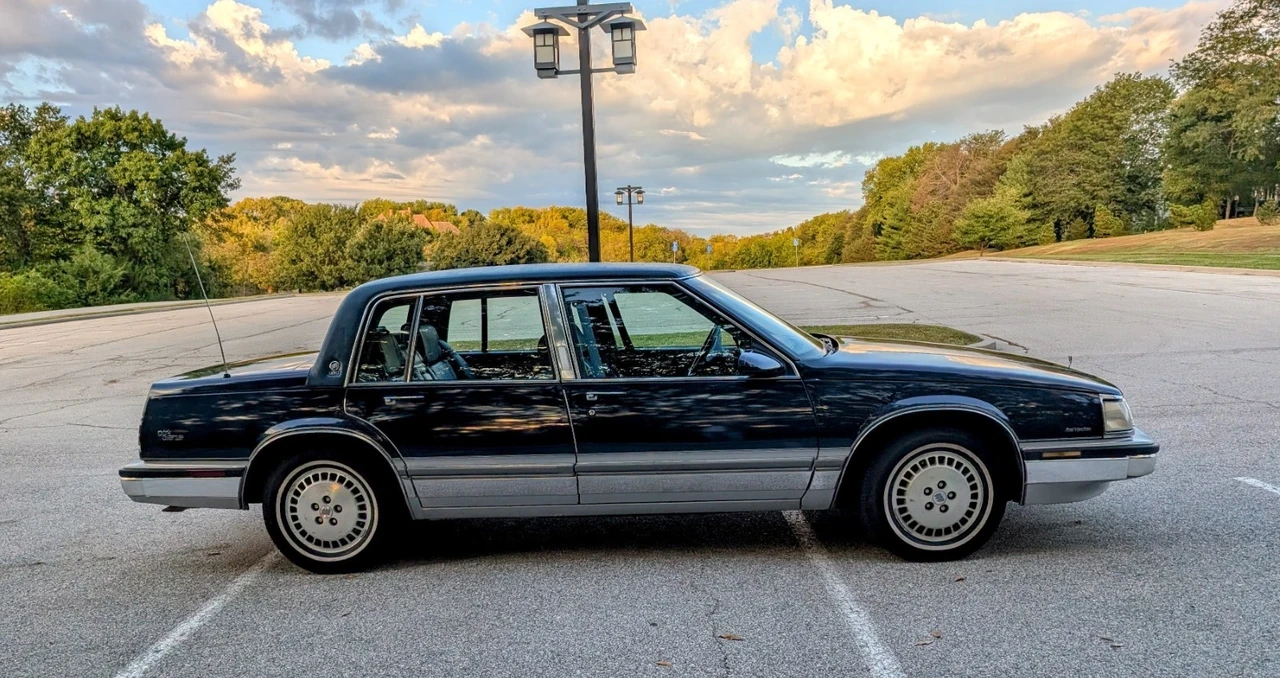 1989 Buick Park Avenue - Image 8 of 21