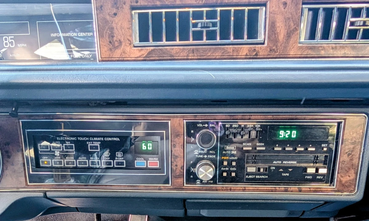 1989 Buick Park Avenue - Image 14 of 21