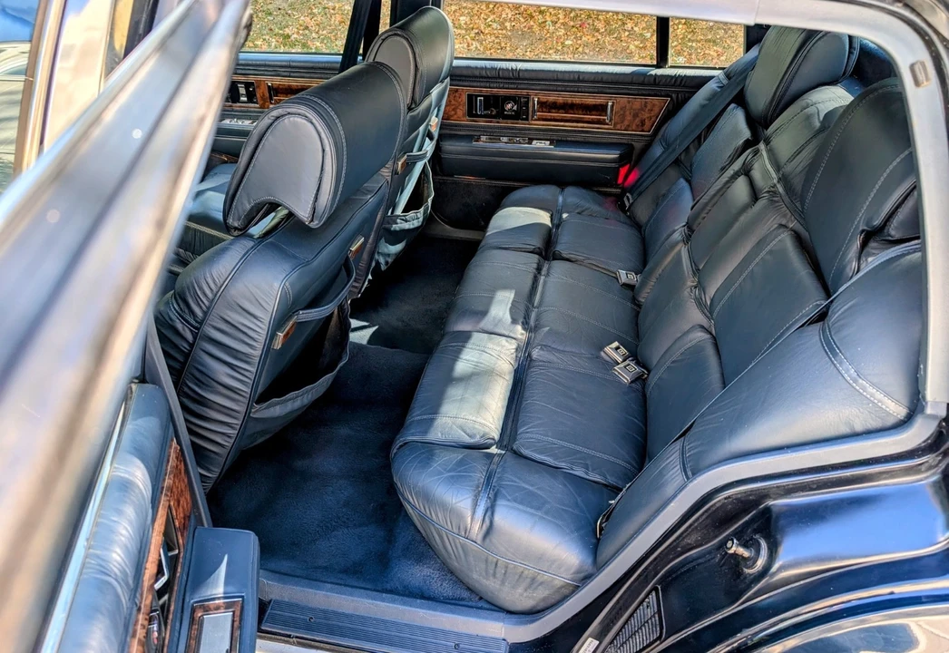 1989 Buick Park Avenue - Image 18 of 21