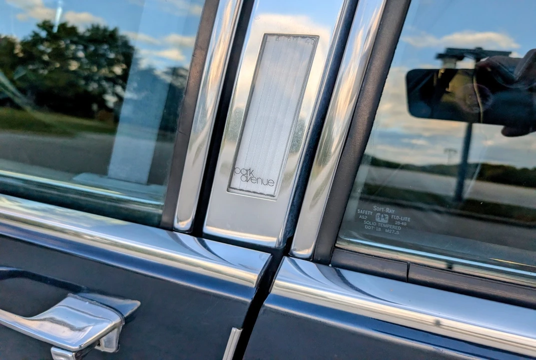 1989 Buick Park Avenue - Image 3 of 21