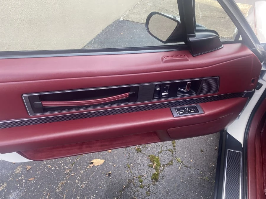 1989 Buick Reatta - Image 11 of 14