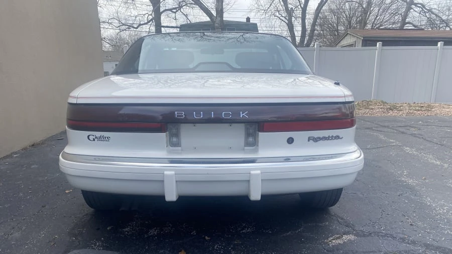 1989 Buick Reatta - Image 4 of 14
