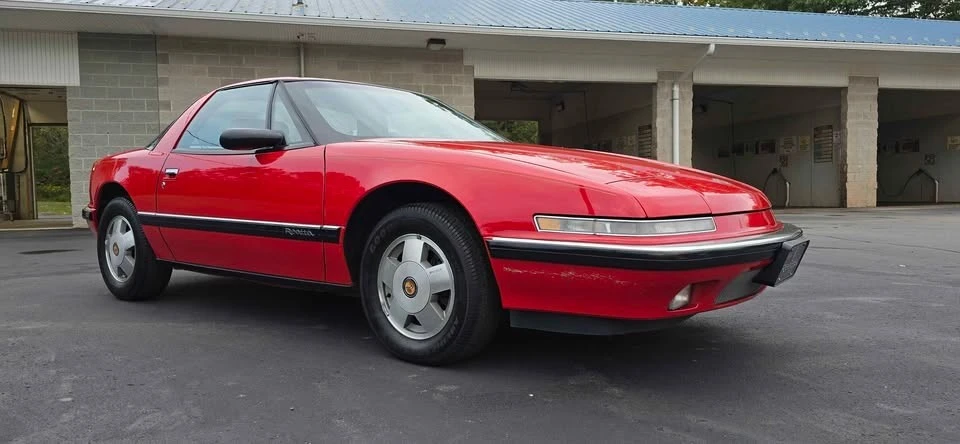 1989 Buick Reatta - Image 17 of 18