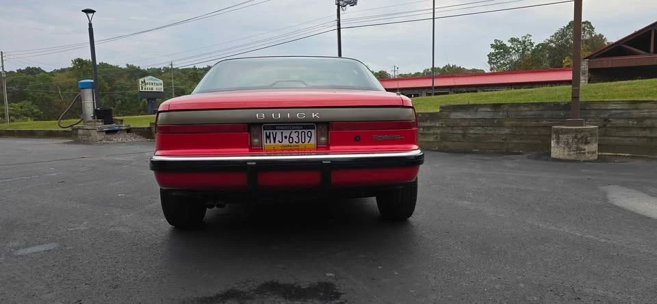 1989 Buick Reatta - Image 14 of 18