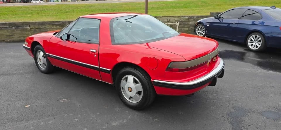 1989 Buick Reatta - Image 16 of 18