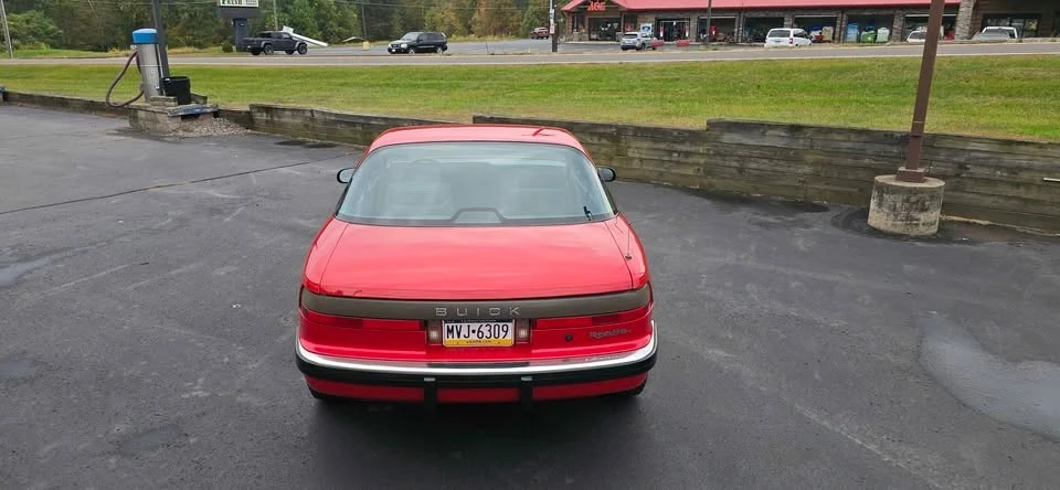 1989 Buick Reatta - Image 3 of 18