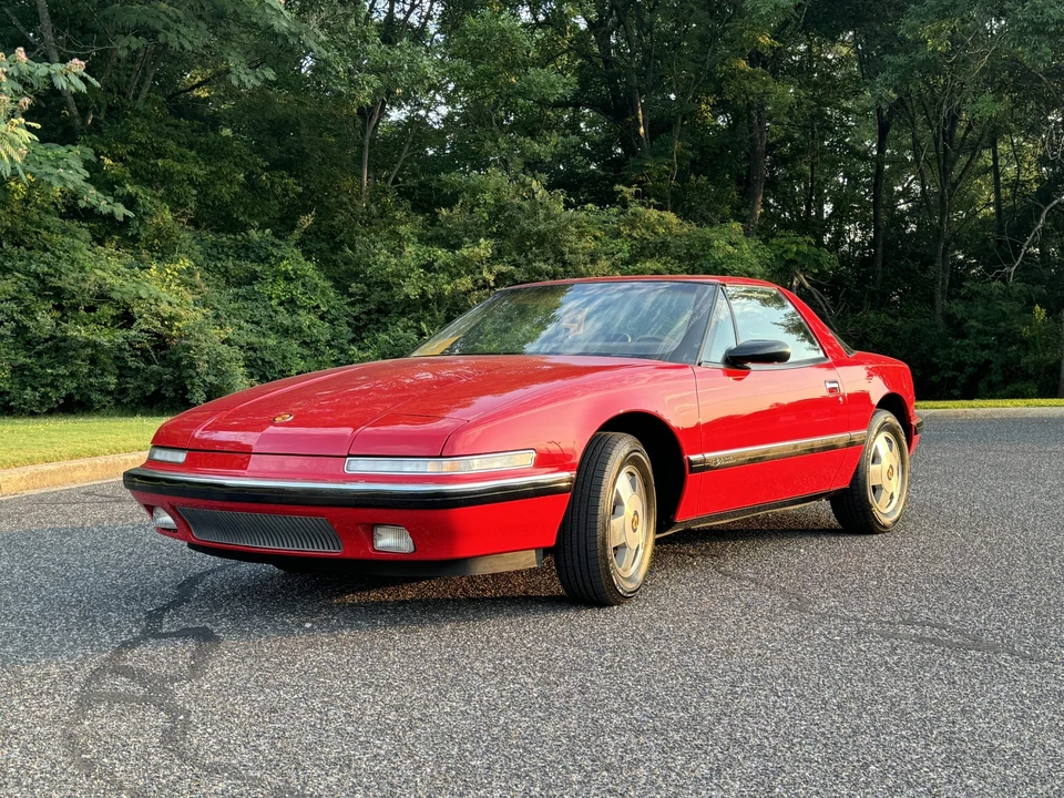 1989 Buick Reatta - Image 8 of 31