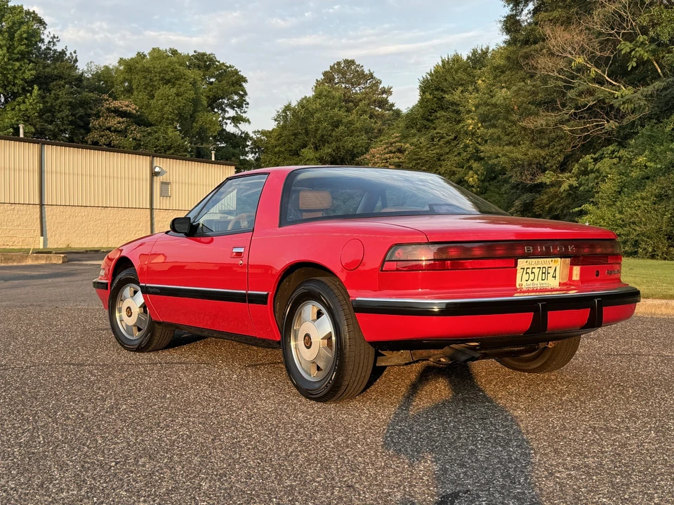 1989 Buick Reatta - Image 12 of 31
