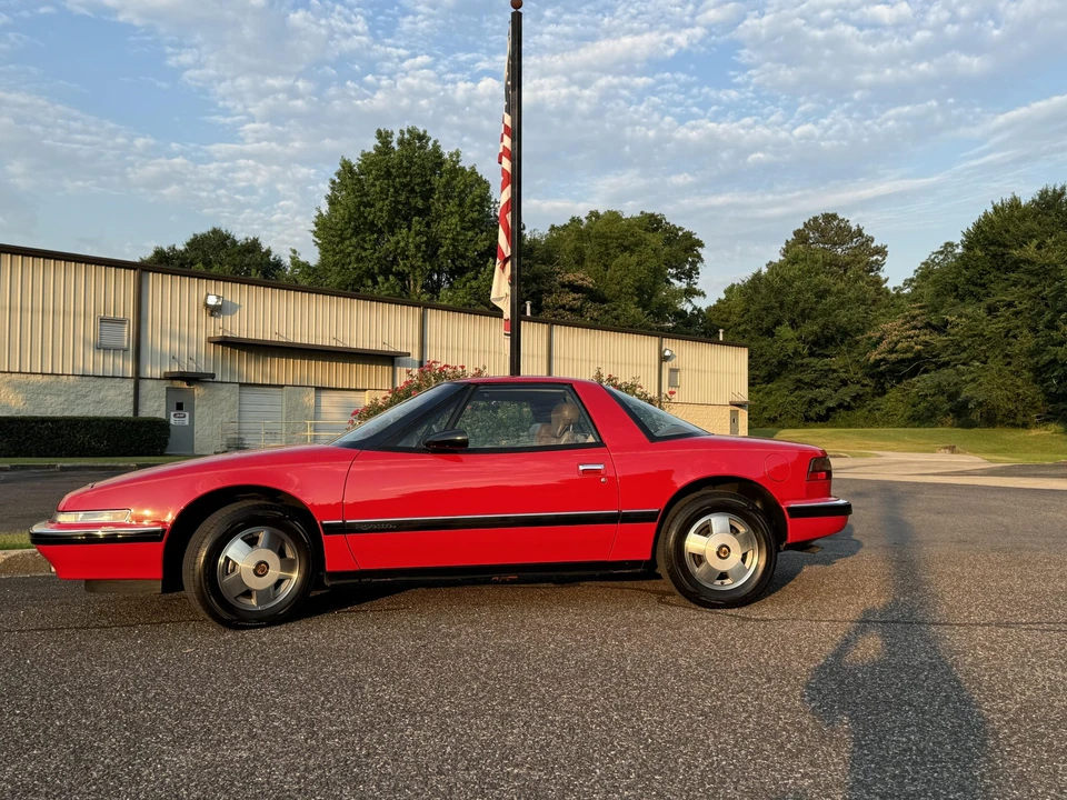 1989 Buick Reatta - Image 9 of 31