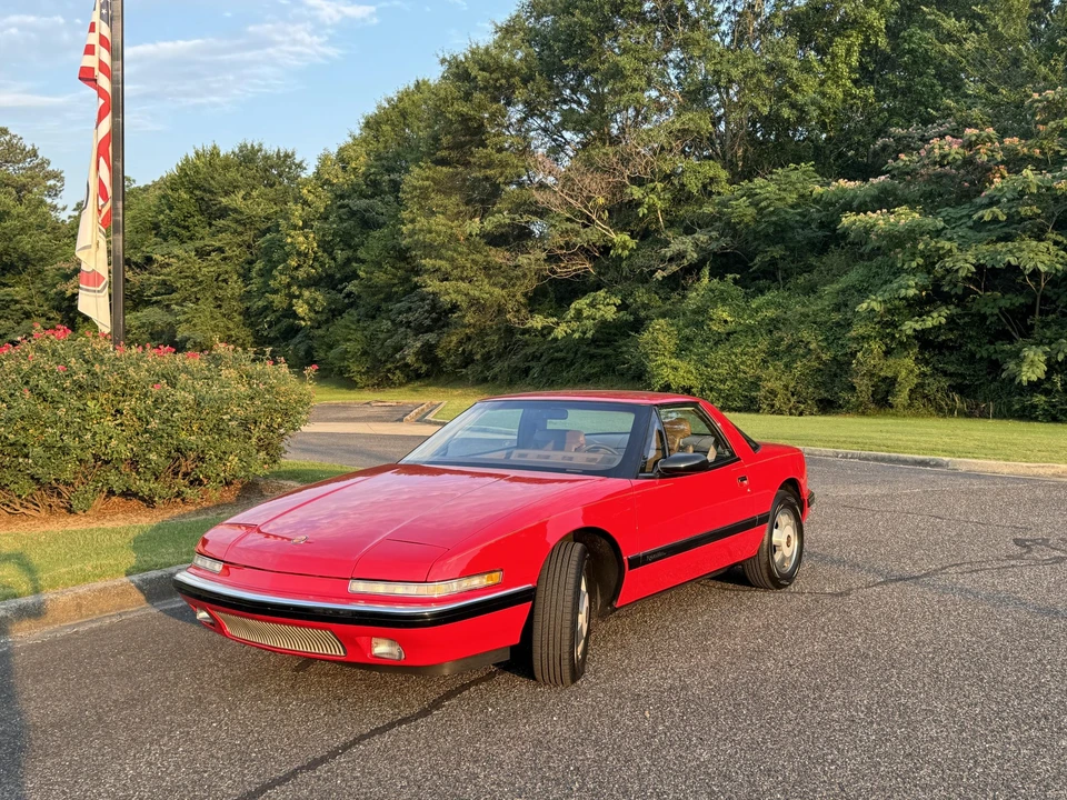 1989 Buick Reatta - Image 7 of 31