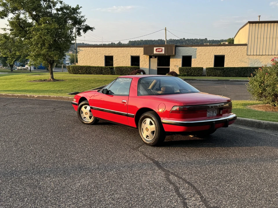 1989 Buick Reatta - Image 11 of 31