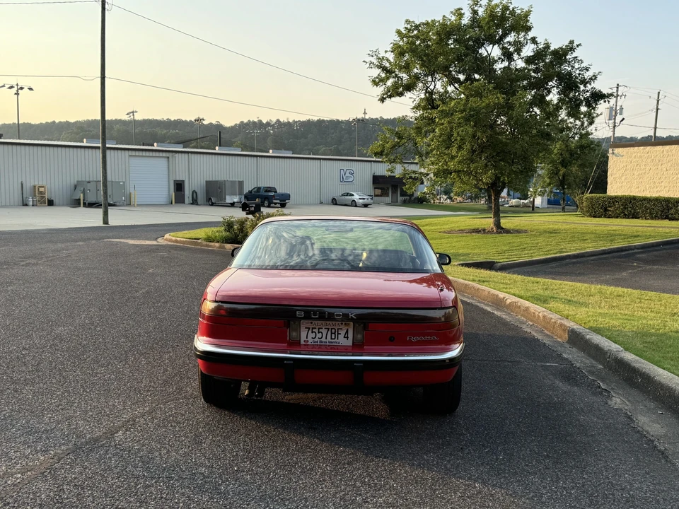 1989 Buick Reatta - Image 13 of 31