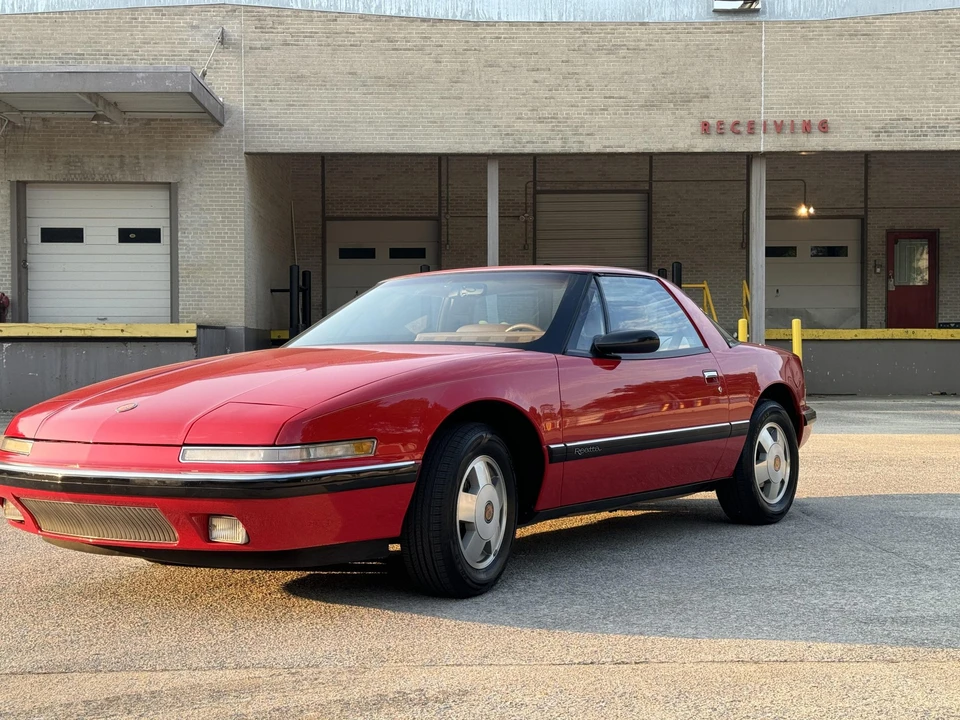 1989 Buick Reatta - Image 24 of 31
