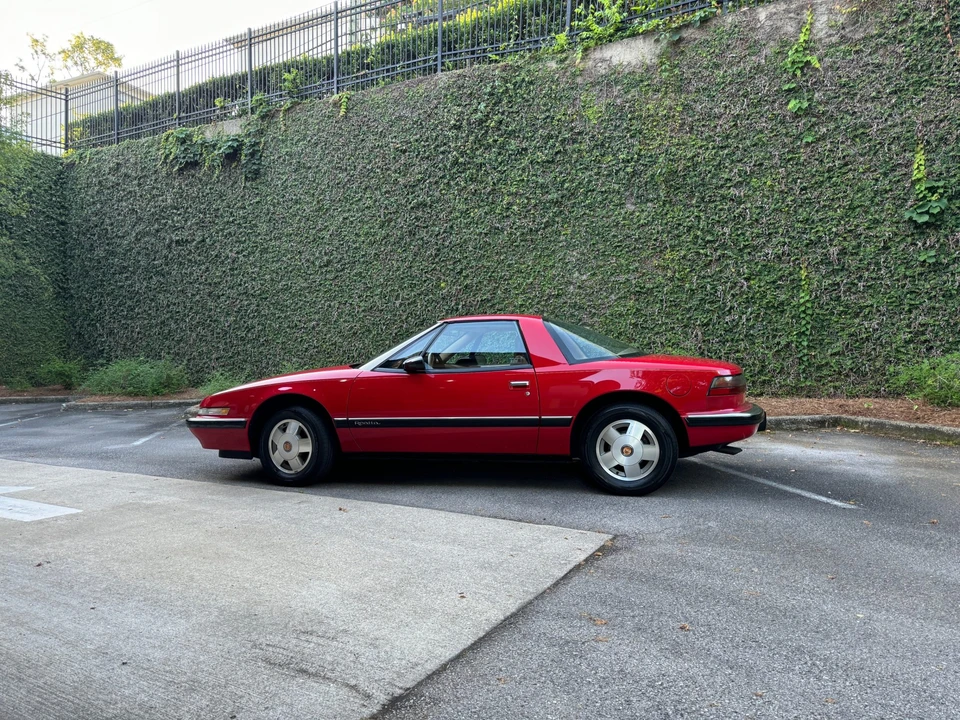 1989 Buick Reatta - Image 21 of 31