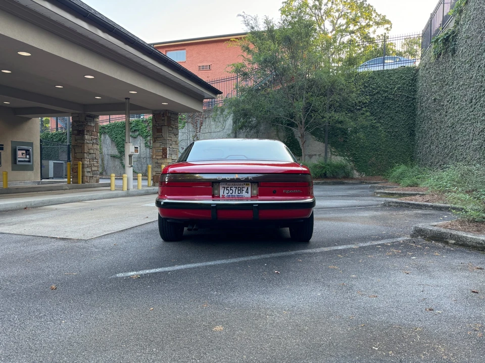 1989 Buick Reatta - Image 22 of 31
