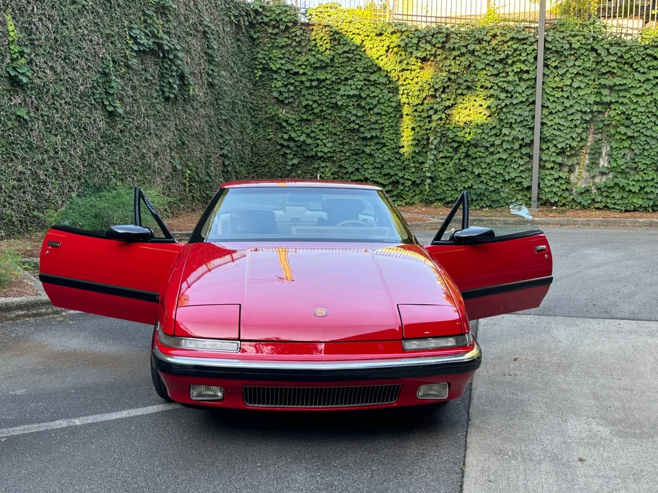 1989 Buick Reatta - Image 28 of 31