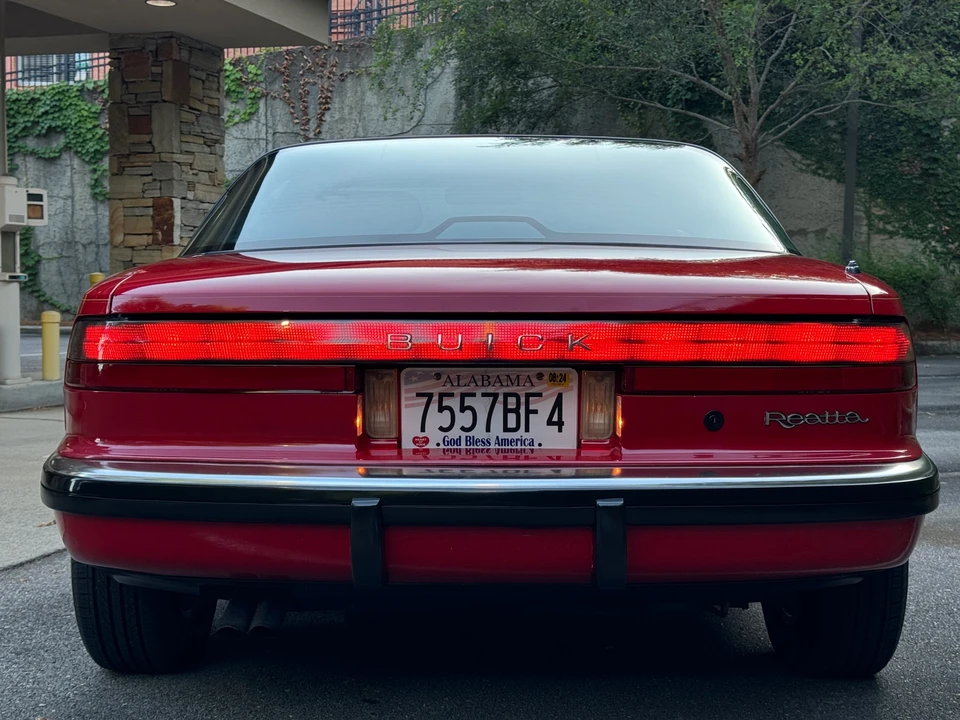 1989 Buick Reatta - Image 23 of 31