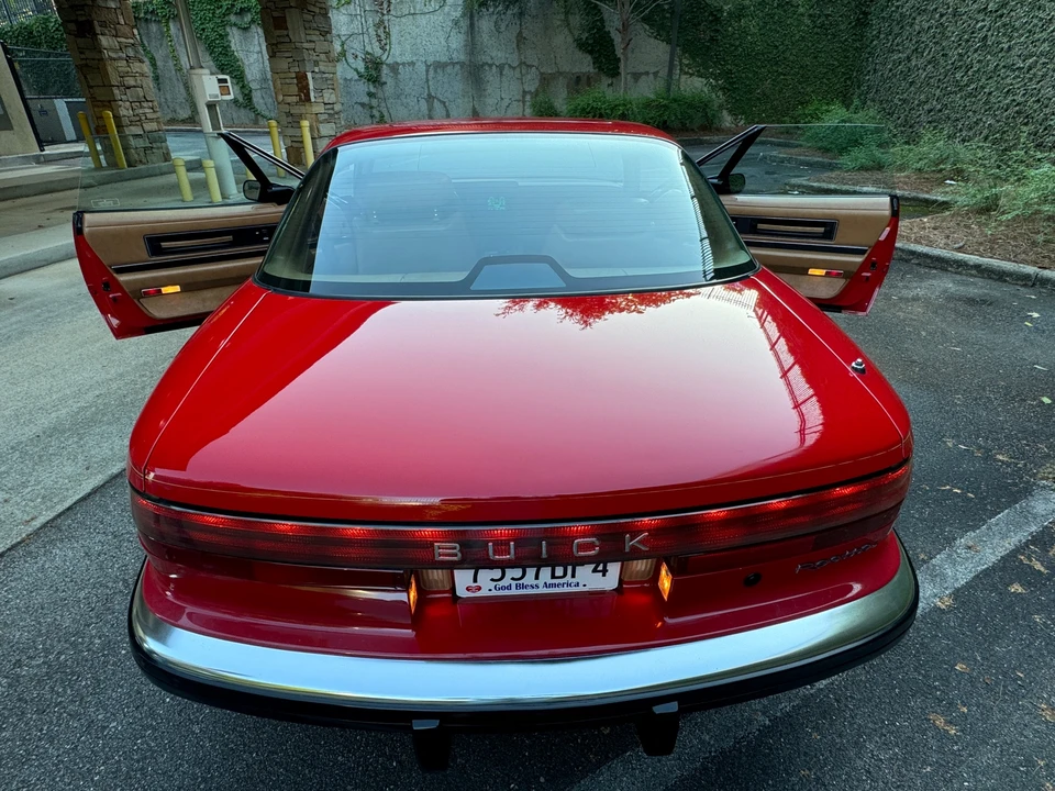 1989 Buick Reatta - Image 26 of 31