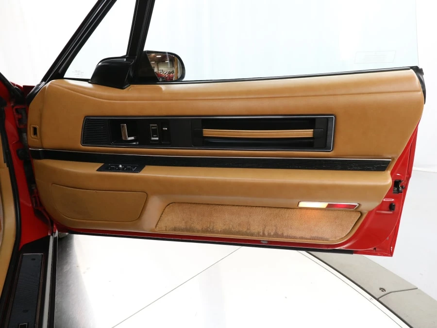1989 Buick Reatta - Image 27 of 31
