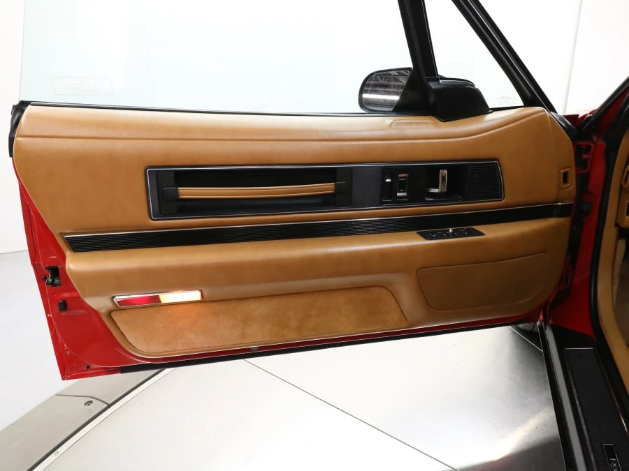 1989 Buick Reatta - Image 23 of 31