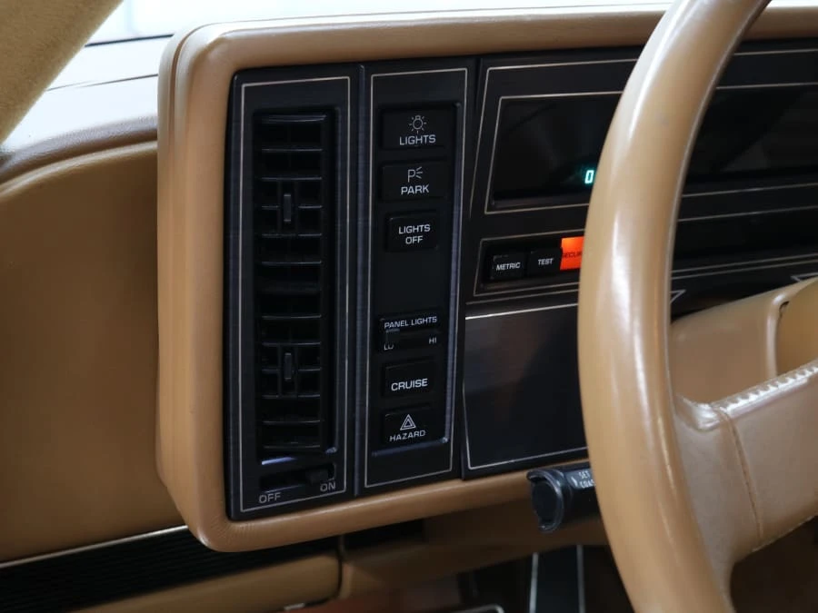 1989 Buick Reatta - Image 30 of 31