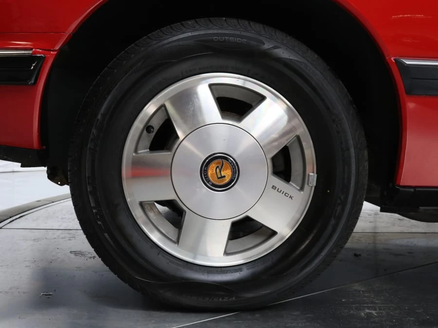 1989 Buick Reatta - Image 19 of 31