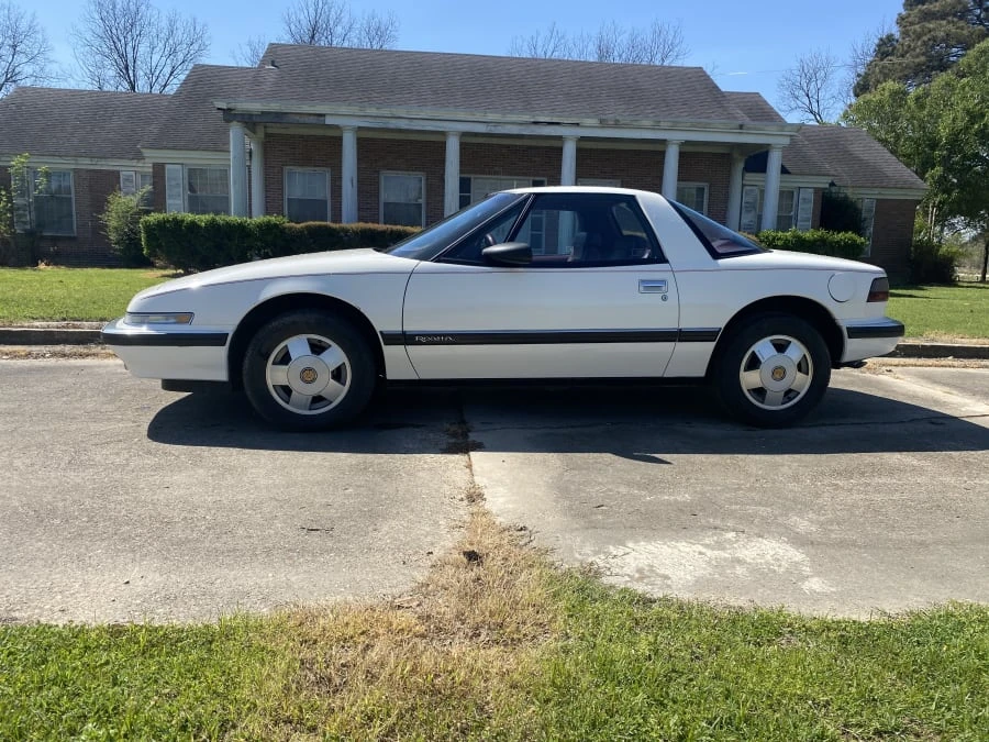 1989 Buick Reatta - Image 2 of 8