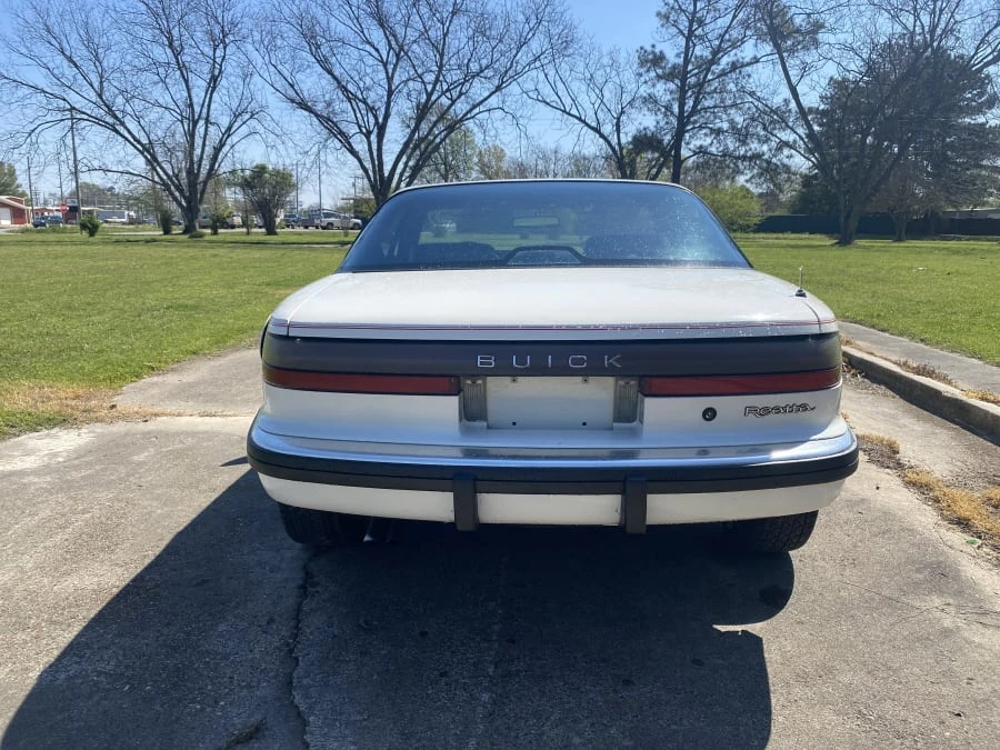 1989 Buick Reatta - Image 3 of 8