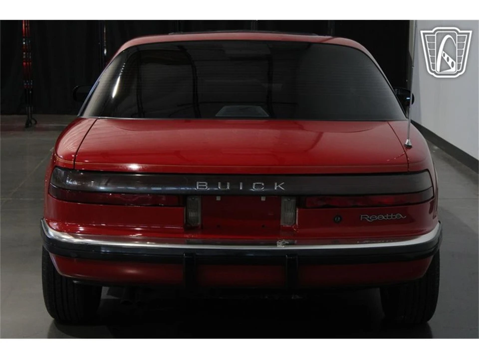 1989 Buick Reatta - Image 21 of 31