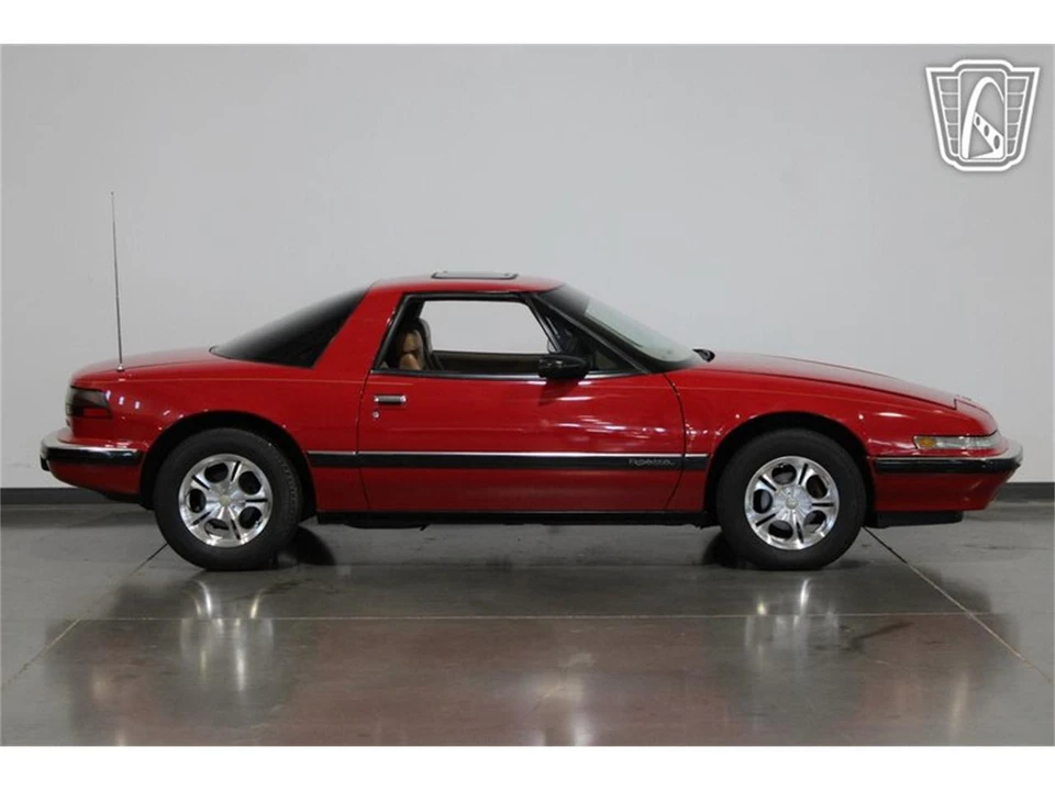 1989 Buick Reatta - Image 16 of 31
