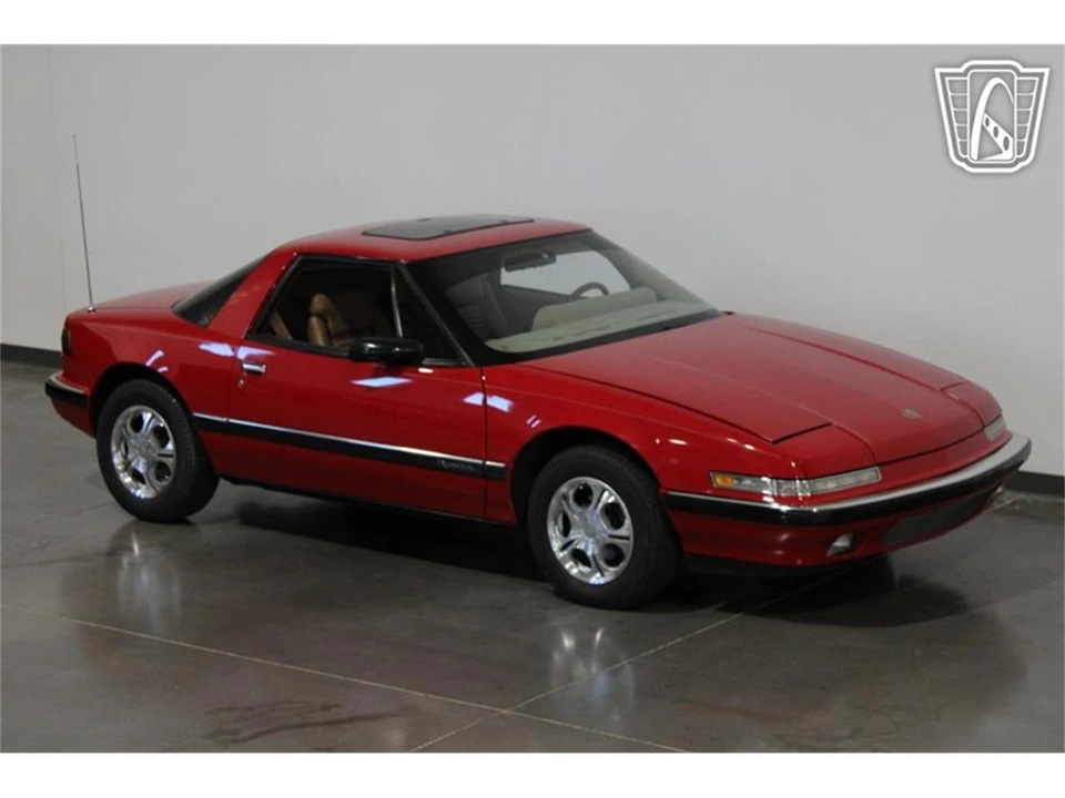 1989 Buick Reatta - Image 7 of 31