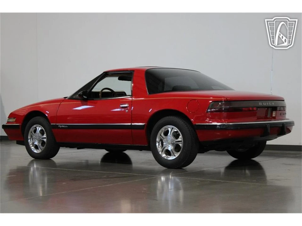 1989 Buick Reatta - Image 28 of 31