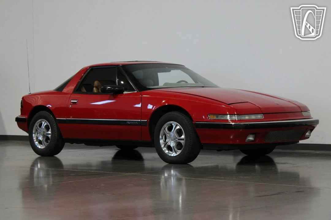 1989 Buick Reatta - Image 24 of 31