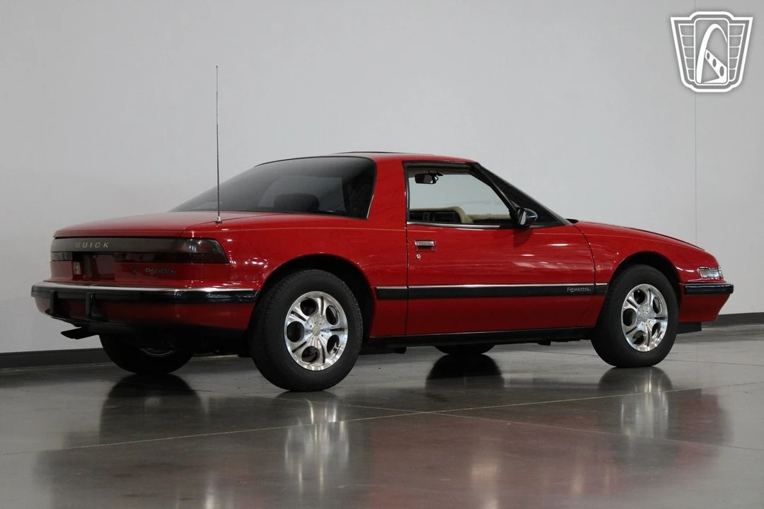 1989 Buick Reatta - Image 26 of 31